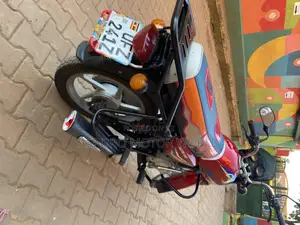 Bajaj Boxer 125 2023 Red