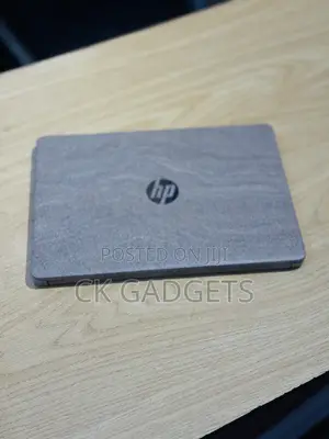 Laptop HP 14-Dq2031tg 8GB AMD Ryzen 3 SSD 256GB