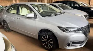 Toyota Premio 1.8 AWD 2018 Silver