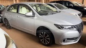 Toyota Premio 1.8 AWD 2018 Silver