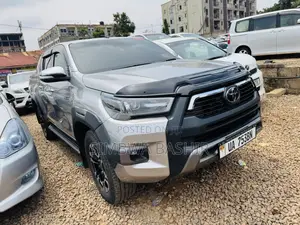 Toyota Hilux 2020 Silver