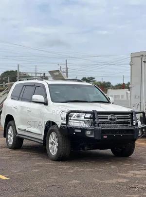 Toyota Land Cruiser 4.5 V8 TD 2019 Silver
