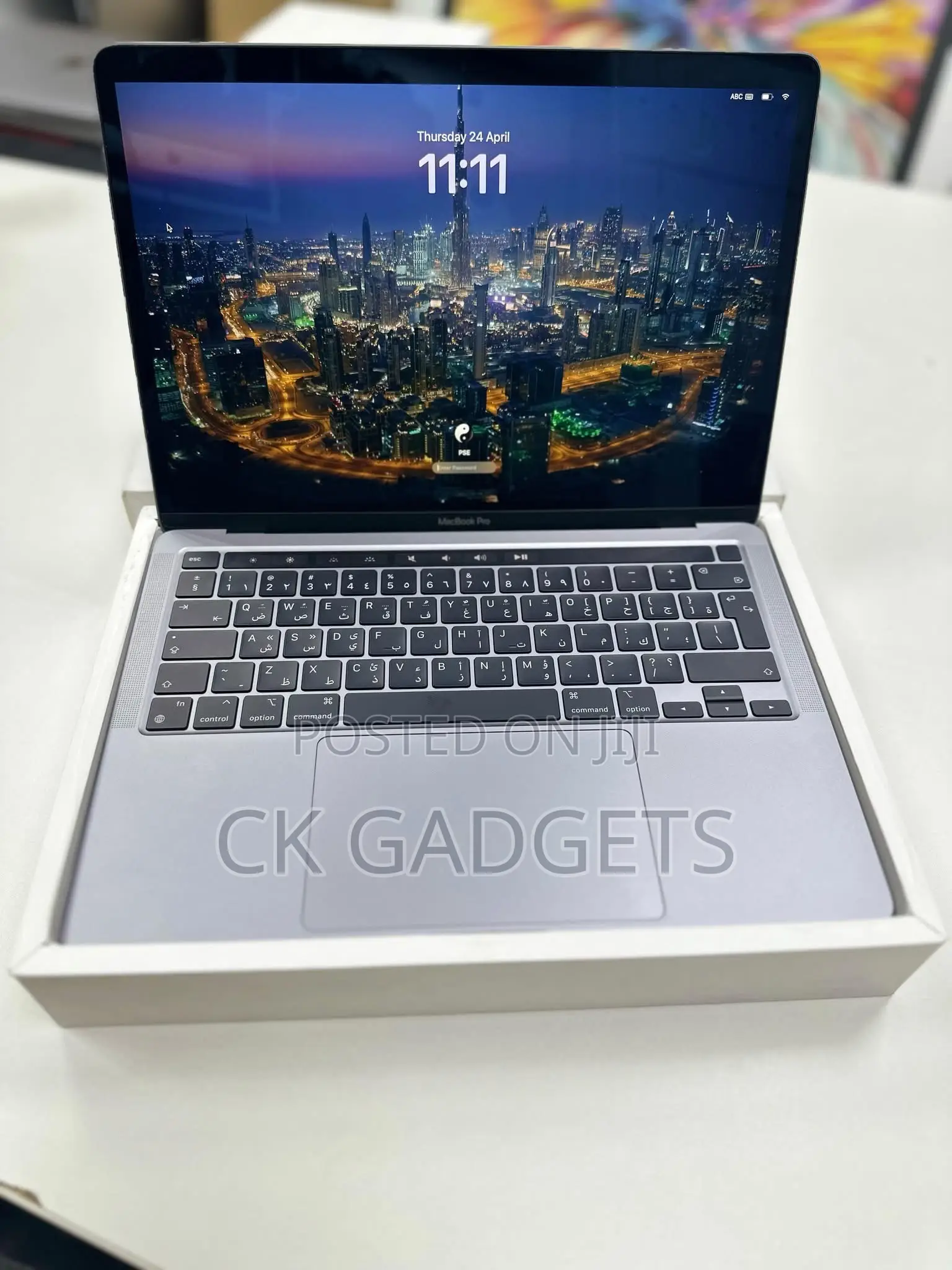 New Laptop Apple MacBook Pro 2022 M2 8GB Intel Core M2 SSD 256GB