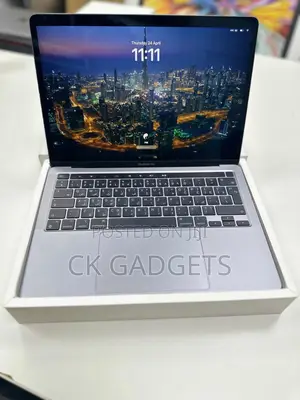 New Laptop Apple MacBook Pro 2022 M2 8GB Intel Core M2 SSD 256GB