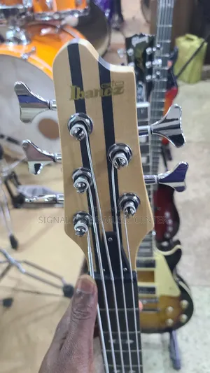 Bass 5strings Active Ibanez