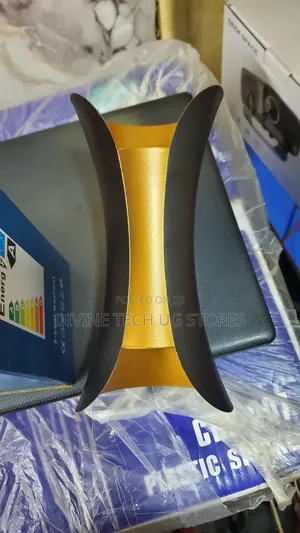 Modern Up and Down Wall Lights , Black and Gold Led Wall Light