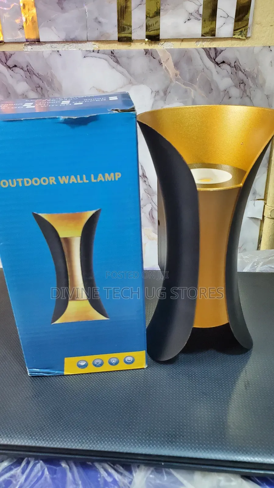 Modern Up and Down Wall Lights , Black and Gold Led Wall Light