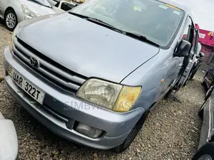 Toyota Noah 2002 Silver