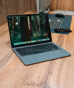 Laptop Apple MacBook Air 2022 M2 8GB Apple M2 SSD 256GB