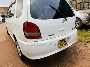 Toyota Corolla Spacio 2000 White