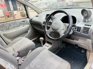 Toyota Corolla Spacio 2000 White