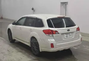 Subaru Outback 2.5i Premium 2011 White