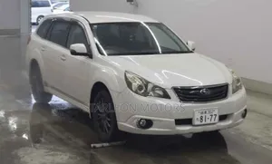 Subaru Outback 2.5i Premium 2011 White