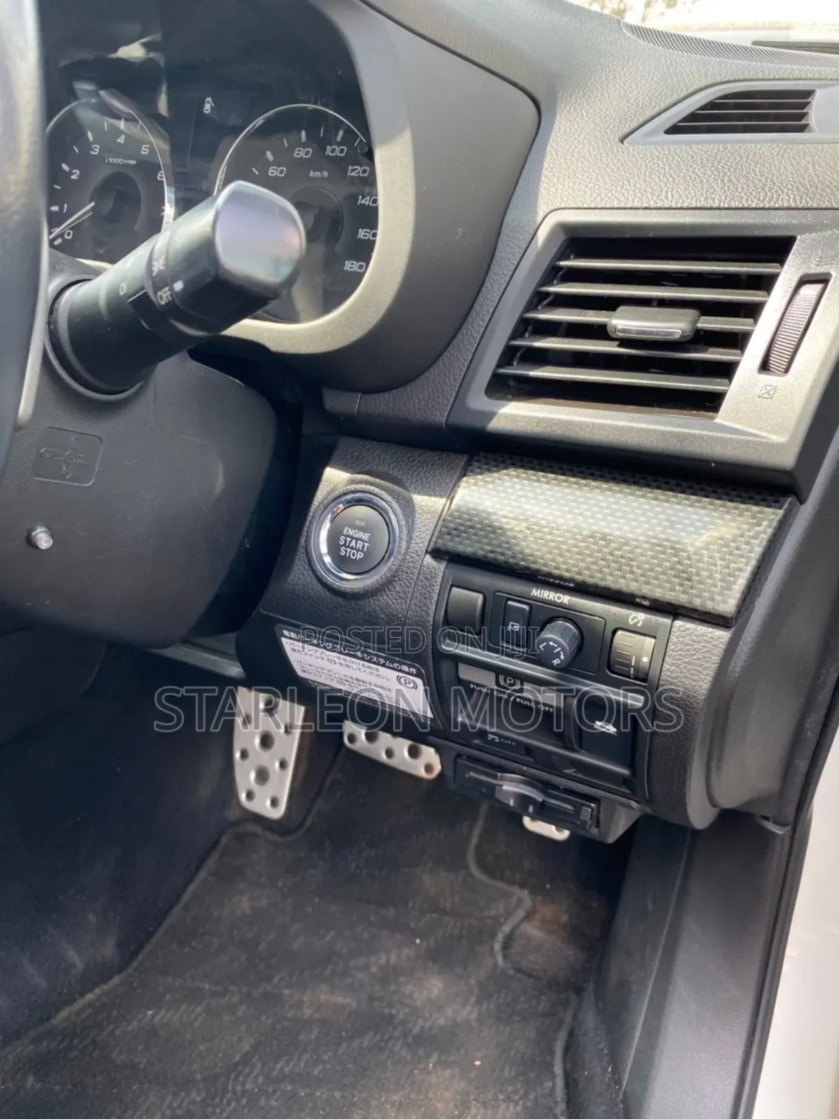 Subaru Outback 2.5i Premium 2011 White