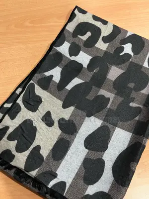 Dello Two-Sided Cozy Scarf