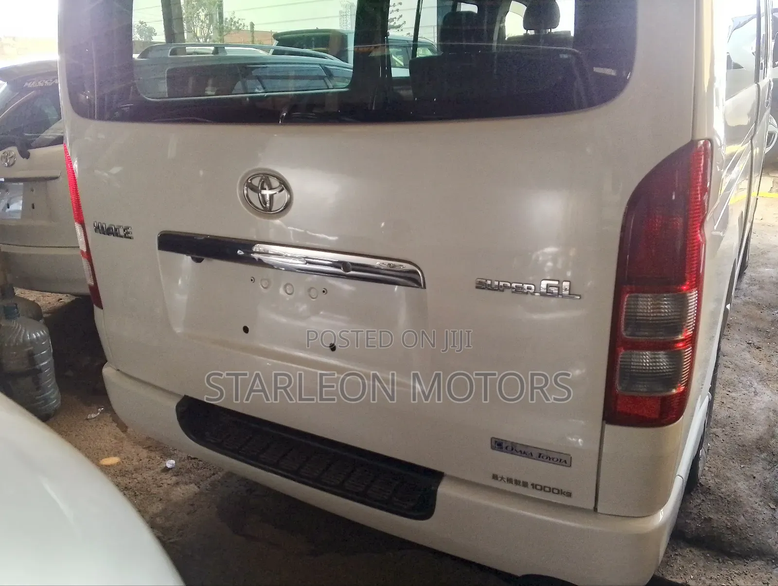 Toyota Regius 2013 White