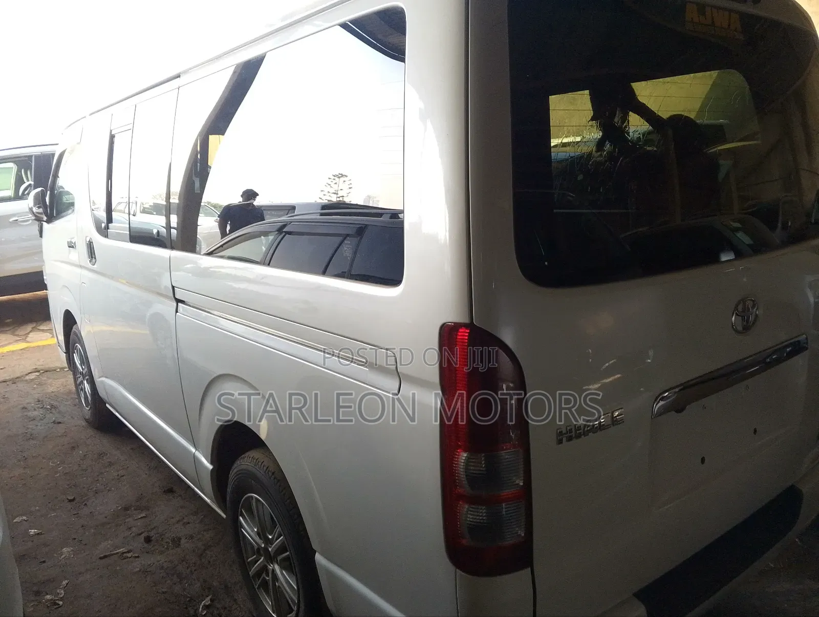 Toyota Regius 2013 White