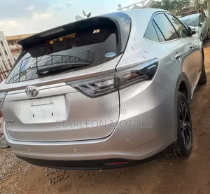 Toyota Harrier 2.0 2017 Silver