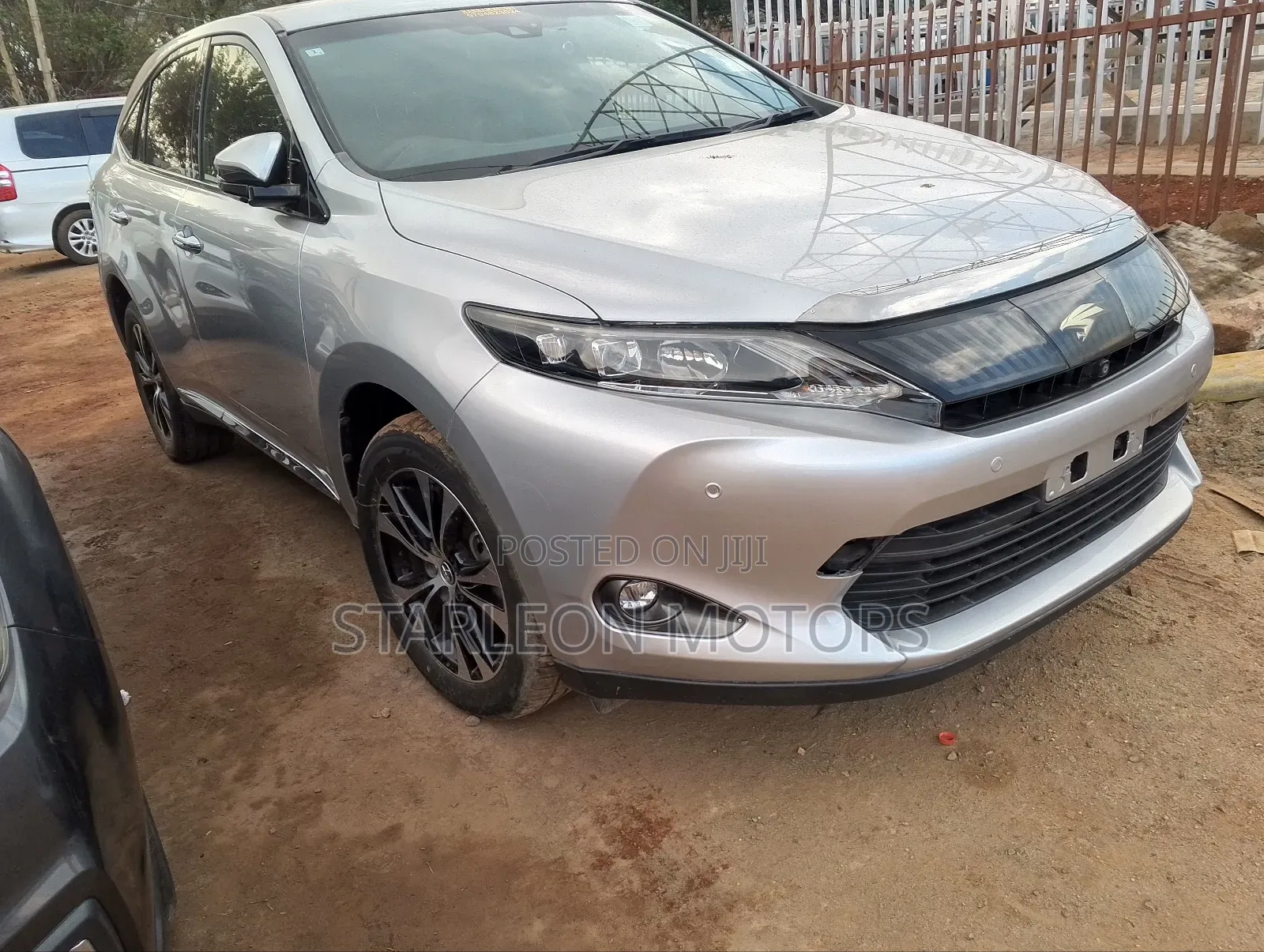Toyota Harrier 2.0 2017 Silver