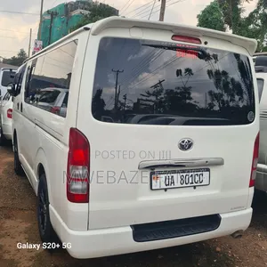 Toyota Grand HiAce 2010 White
