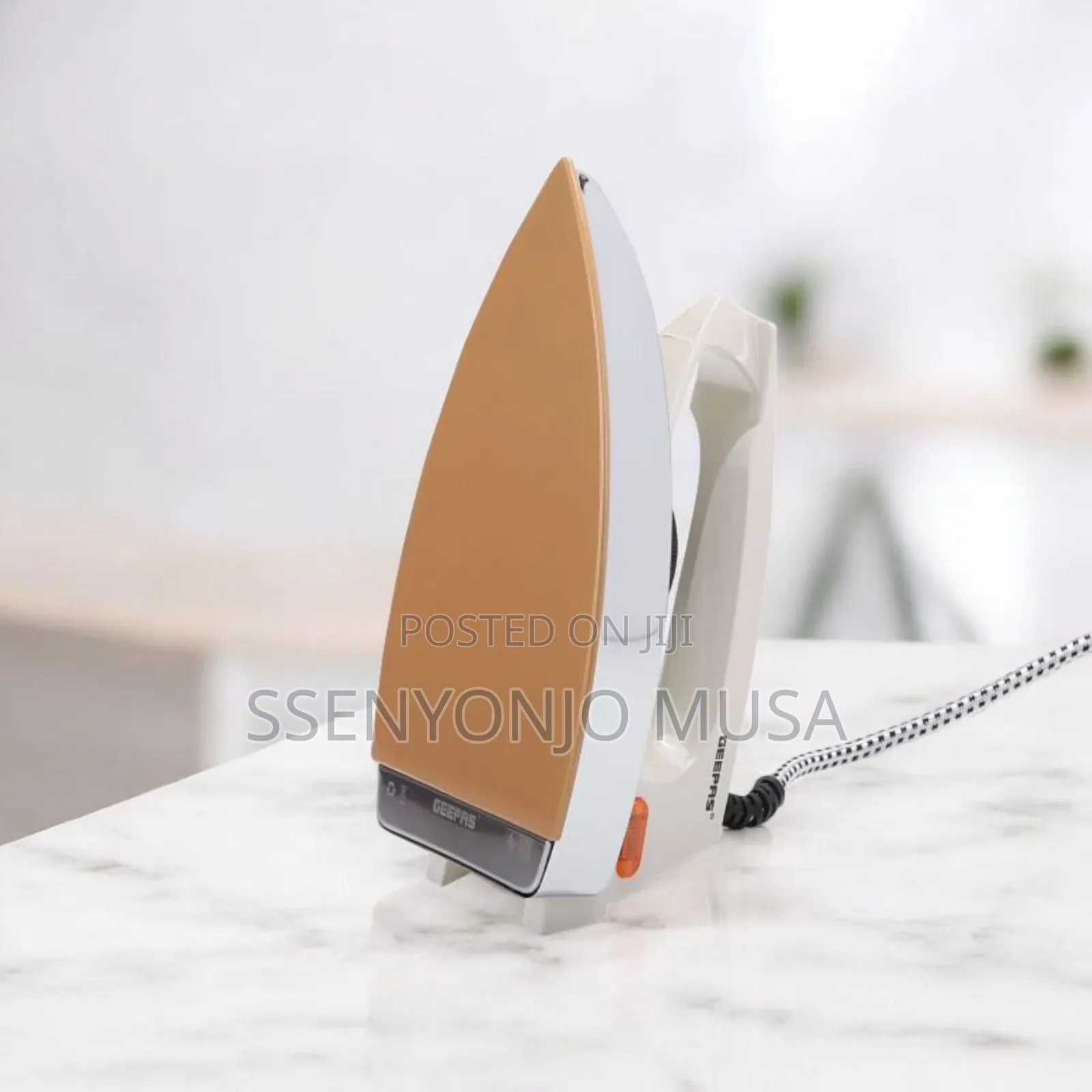 Geepas Automatic Dry Iron Gd17729 - 1000-1200w, 60 Microns -