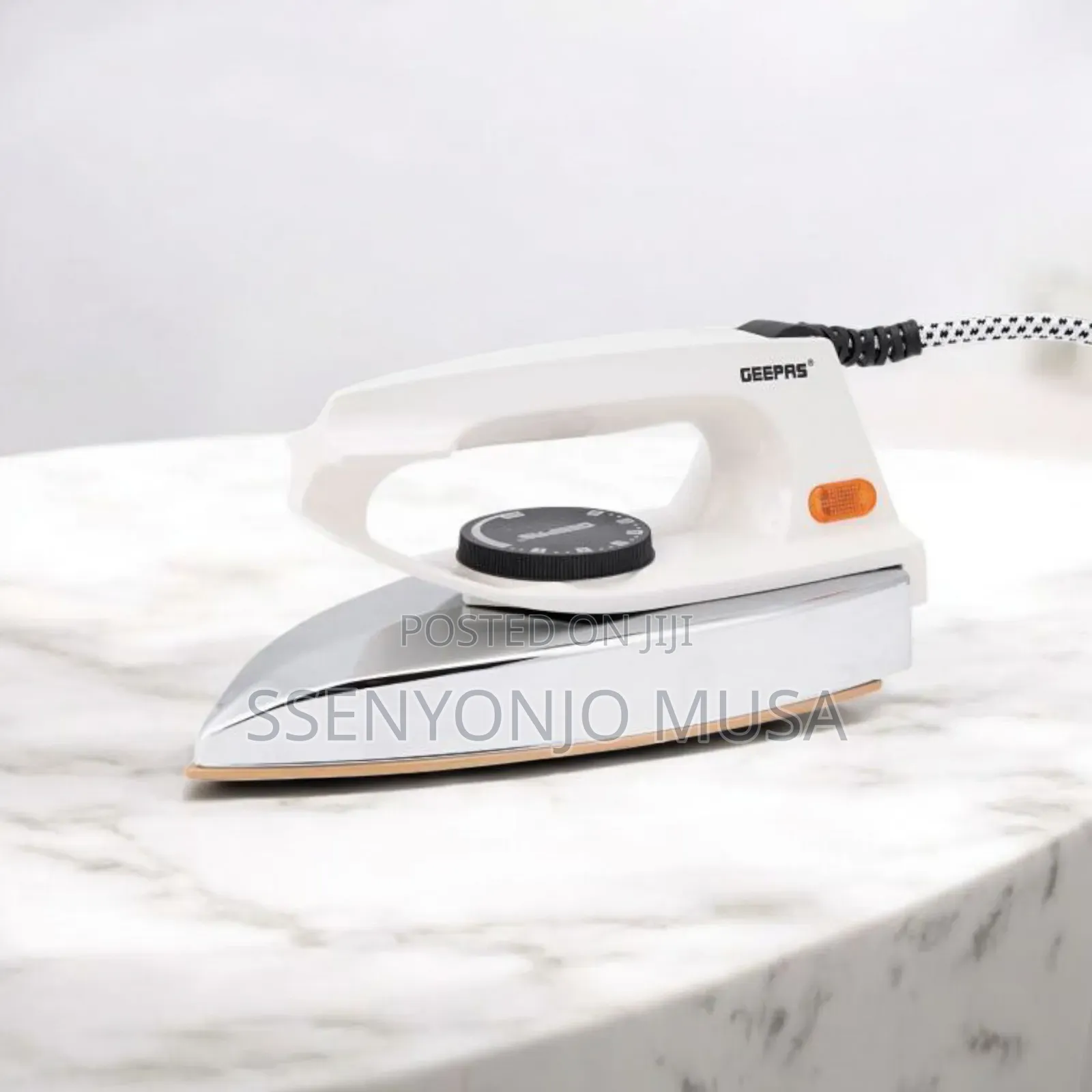 Geepas Automatic Dry Iron Gd17729 - 1000-1200w, 60 Microns -