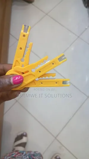 Manual Wire Stripper.