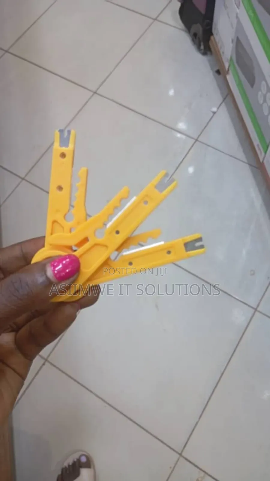 Manual Wire Stripper.