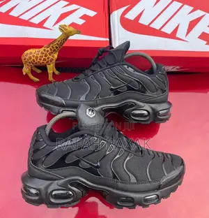 Nike Tn Air Max Plus Triple Black Sneakers