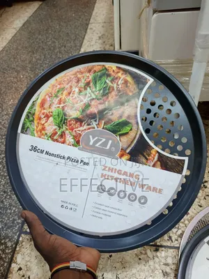Zhigang Kitchenware 36cm Pizza Pan.