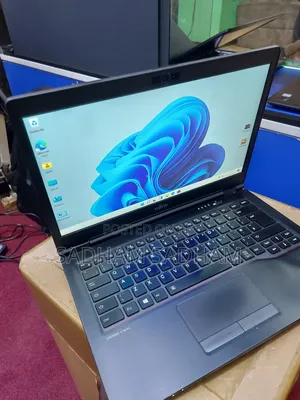 Laptop Fujitsu Lifebook U748 4GB Intel Core I5 SSD 256GB