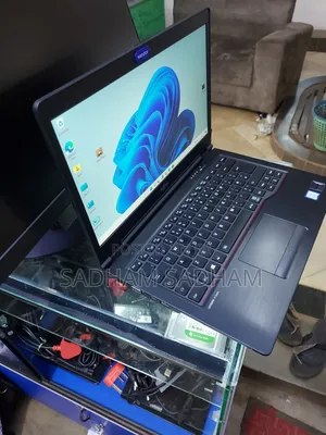 Laptop Fujitsu Lifebook U748 8GB Intel Core I5 SSD 256GB