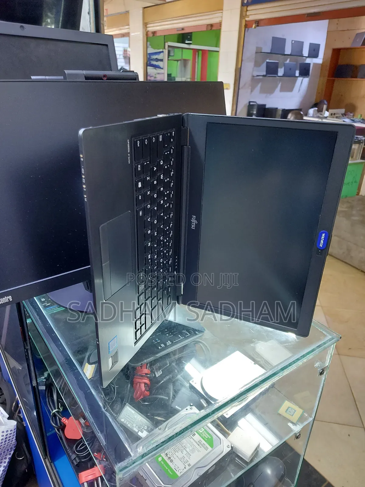 Laptop Fujitsu Lifebook U748 8GB Intel Core I5 SSD 256GB