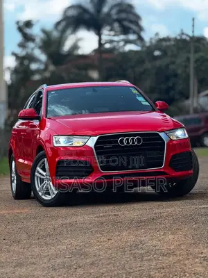 Audi Q3 2016 Red