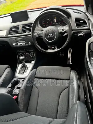 Audi Q3 2016 Red