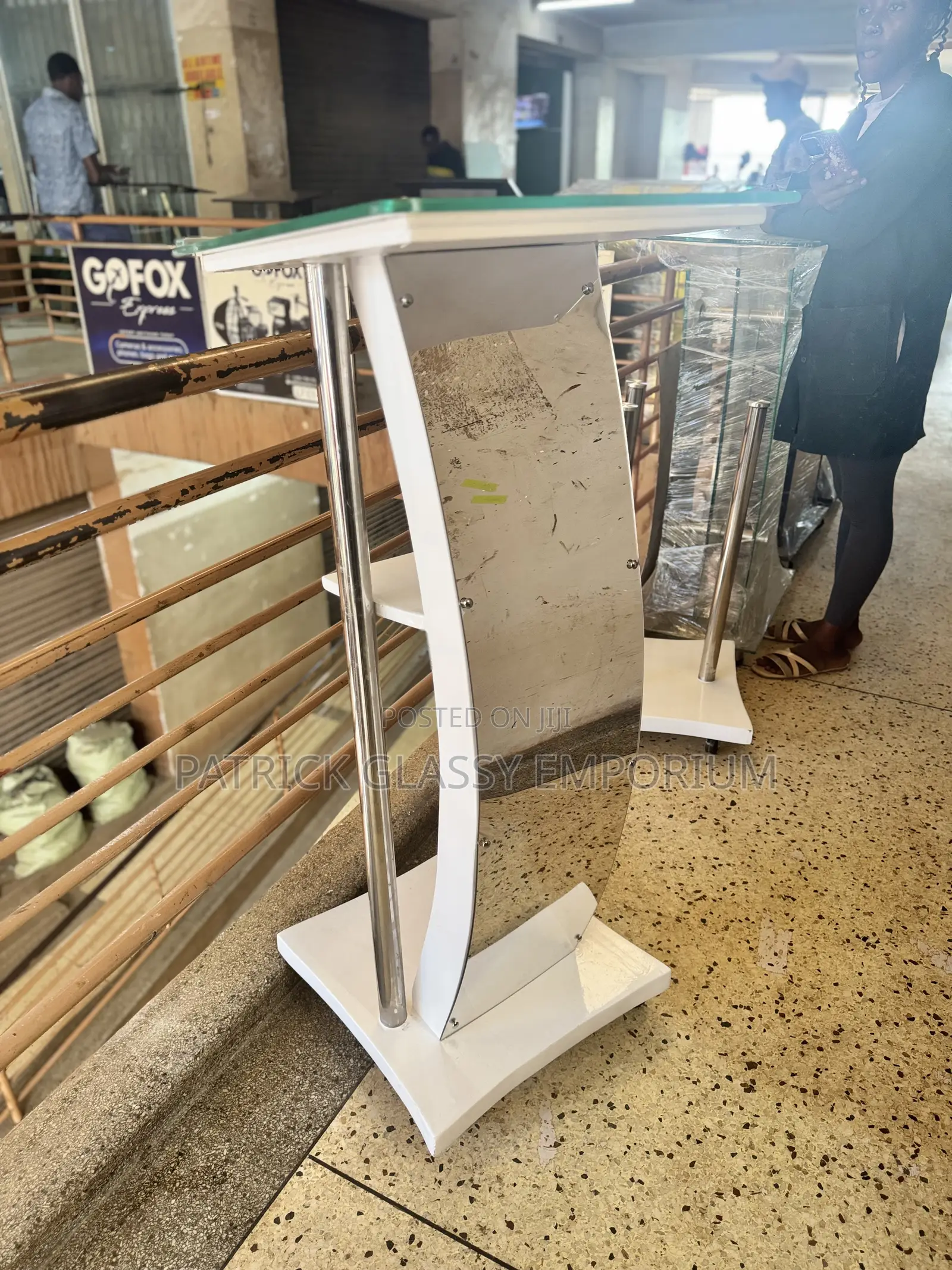 Mirror Pulpit