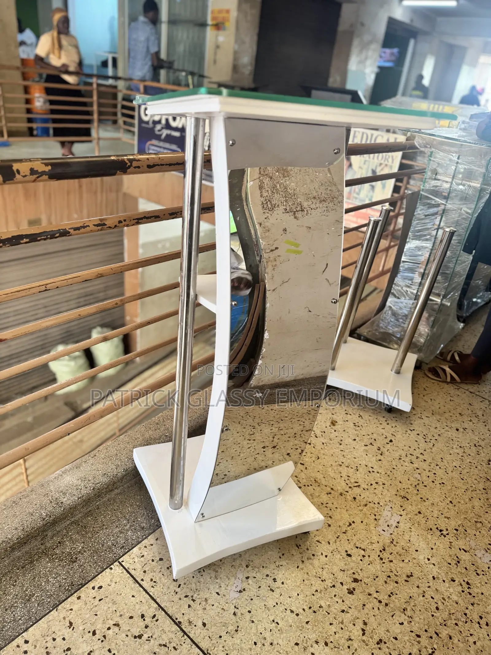 Mirror Pulpit