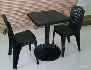 Outfit Plastic Chairs and Table for Dining Room
