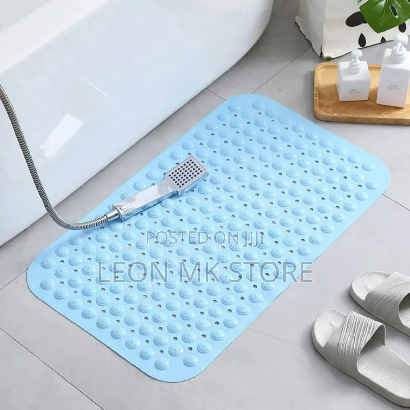 Shower Mat With Solid Pattern