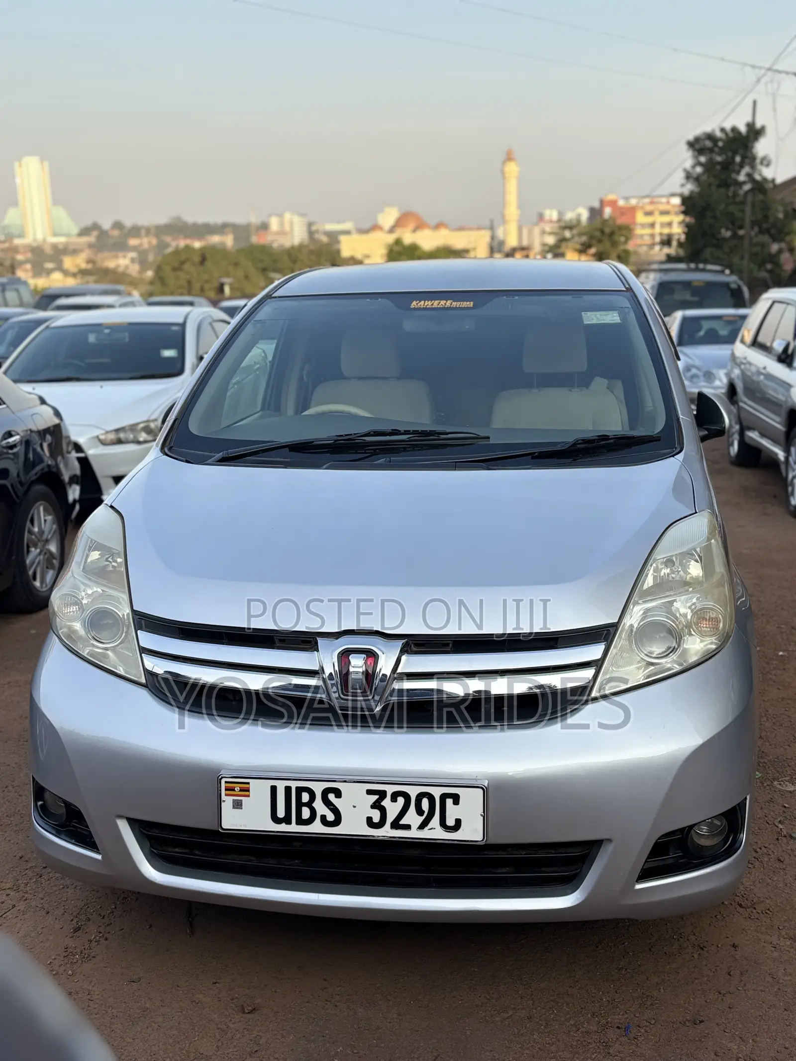 Toyota ISIS 1.8 Platana 2009 Silver