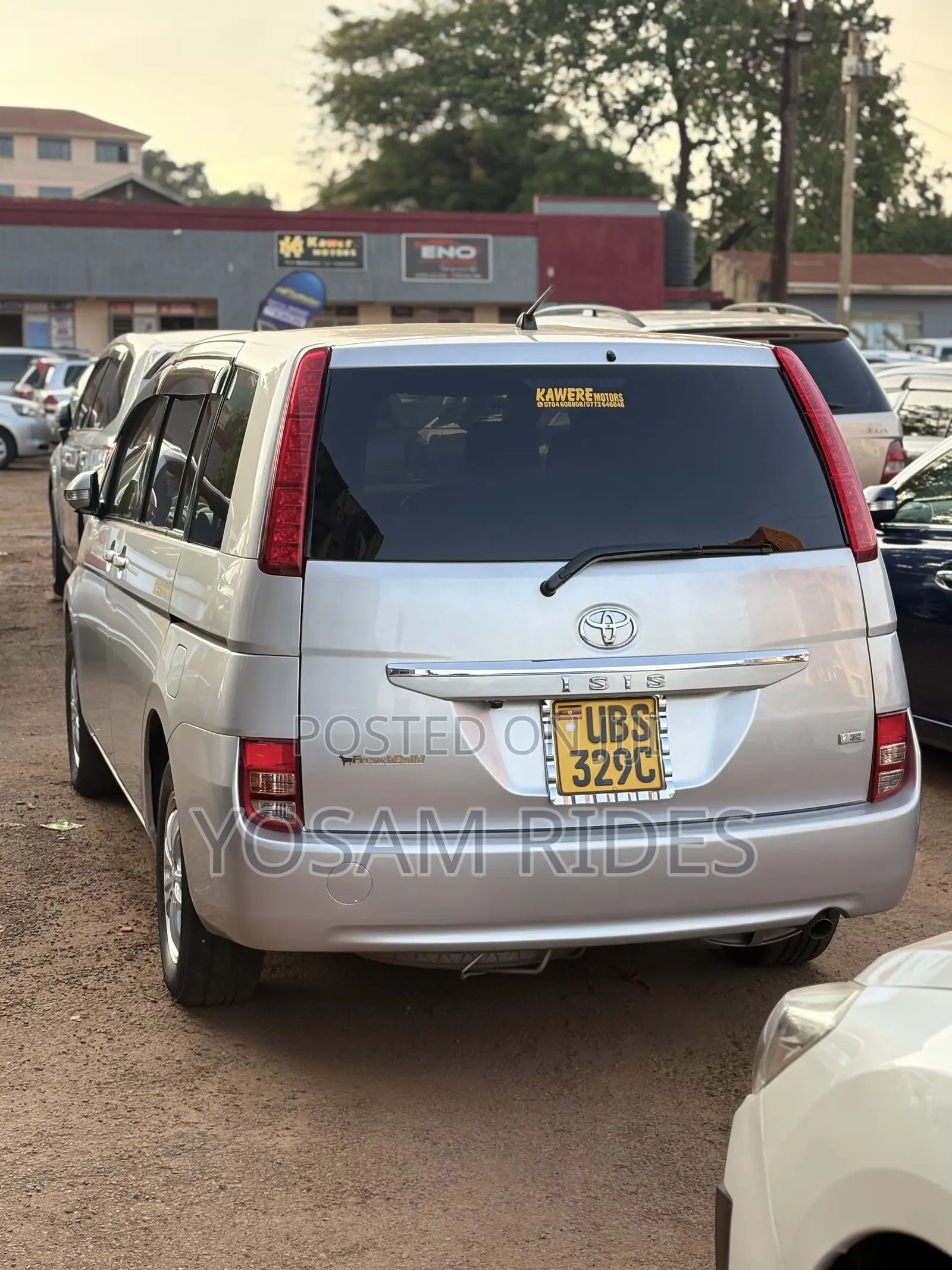 Toyota ISIS 1.8 Platana 2009 Silver