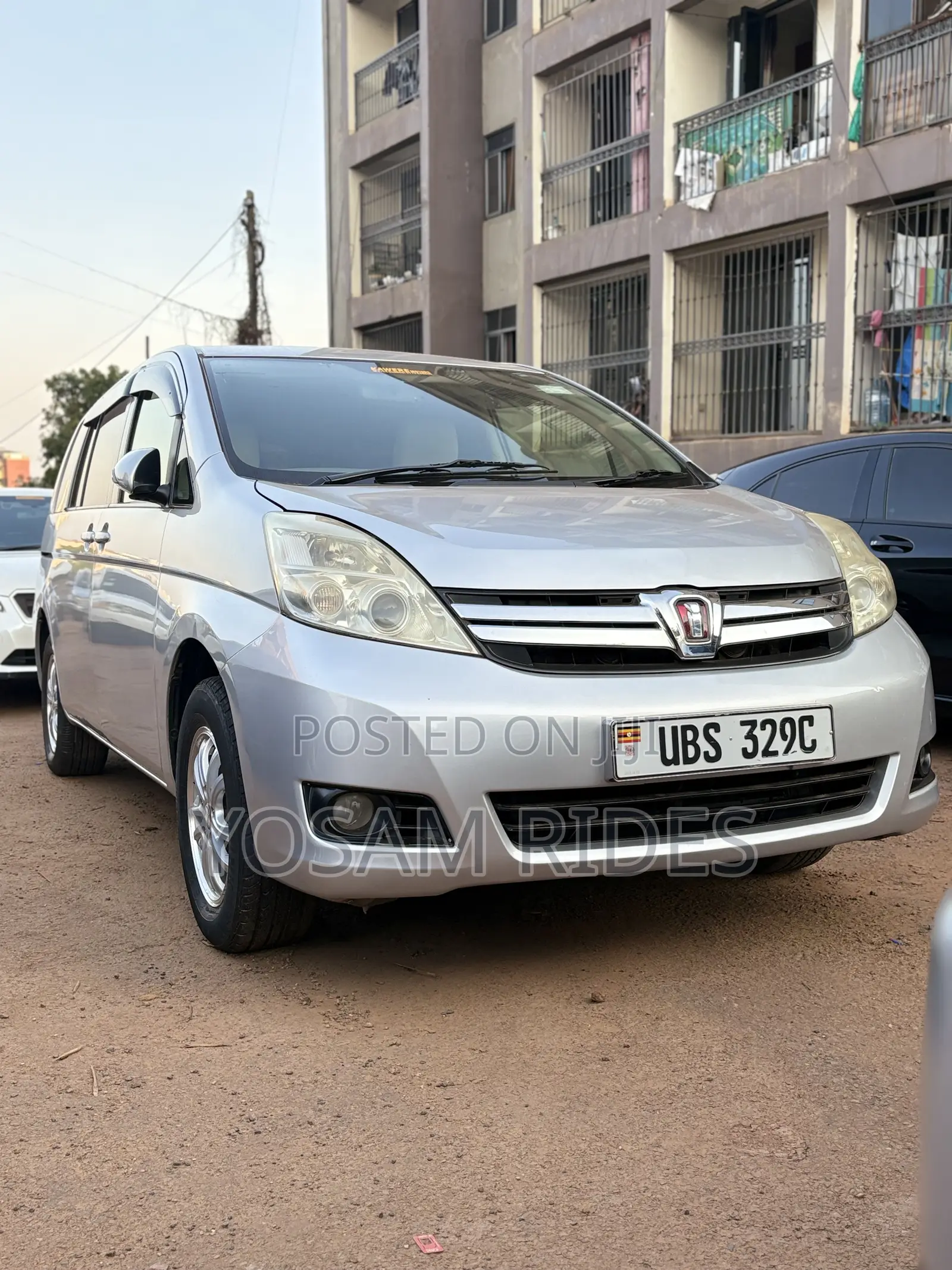 Toyota ISIS 1.8 Platana 2009 Silver