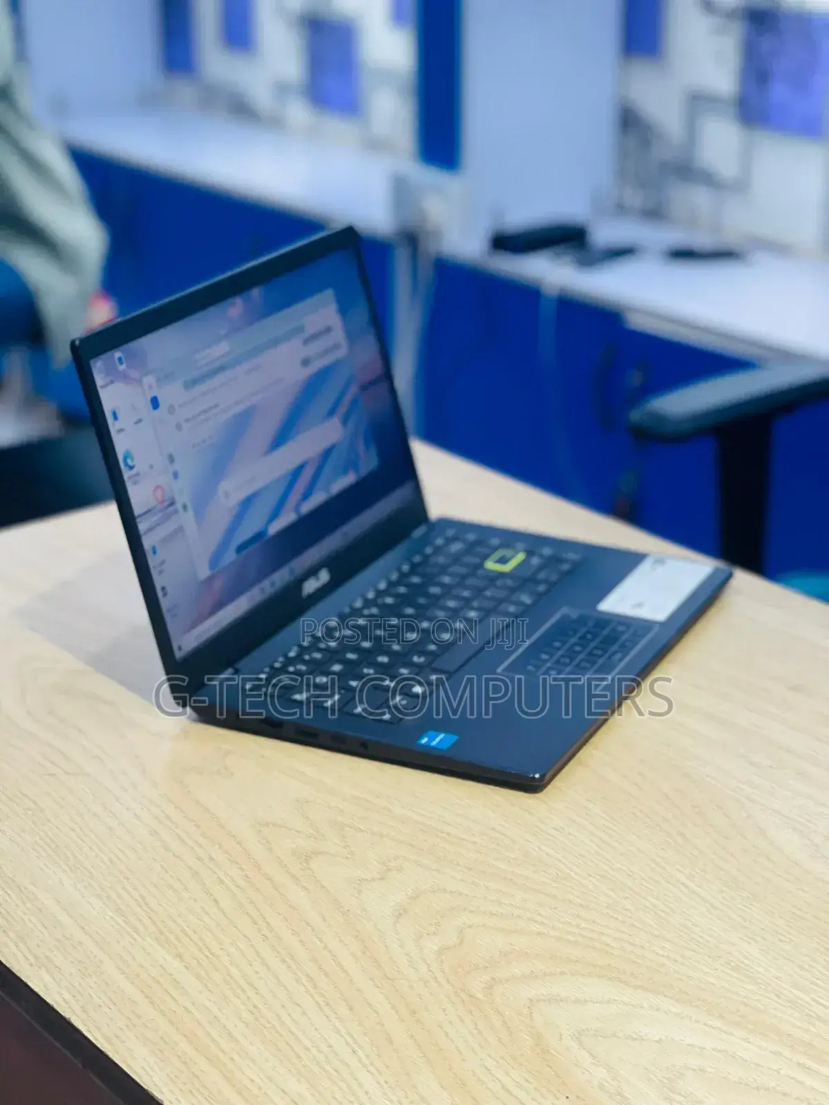 New Laptop Asus Vivobook E410M 8GB Intel Core I7 SSD 256GB