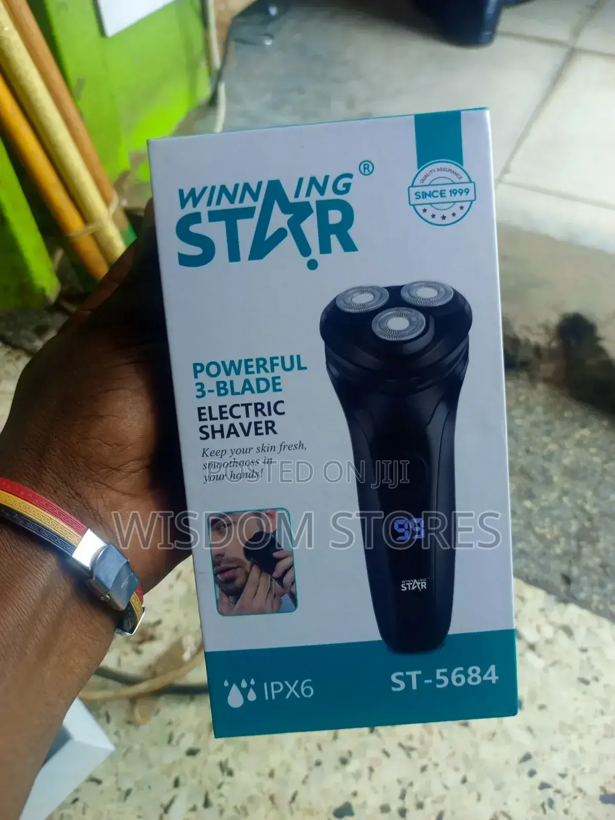 Electric Rotary Shaver.