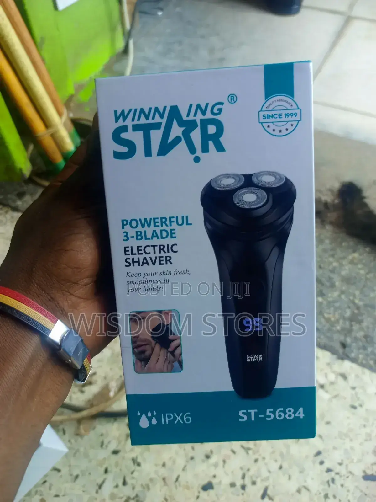 Electric Rotary Shaver.