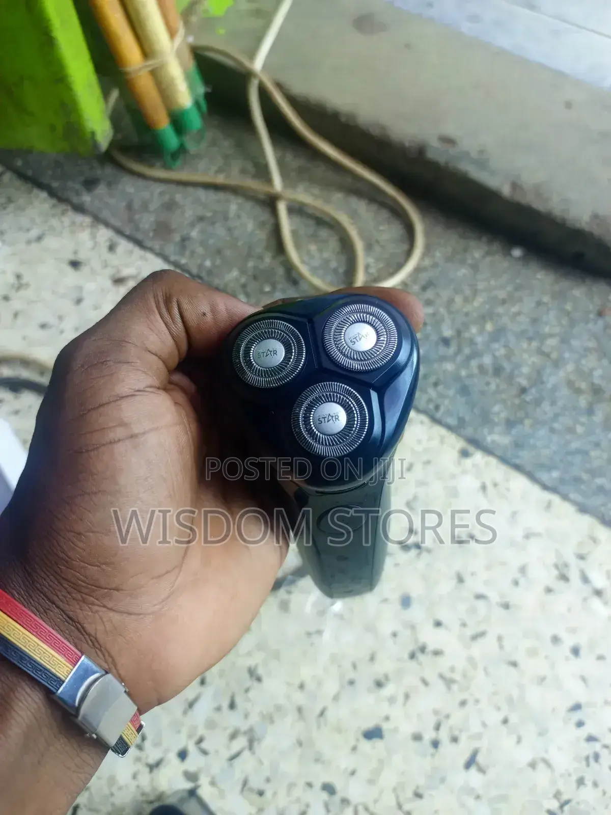 Electric Rotary Shaver.
