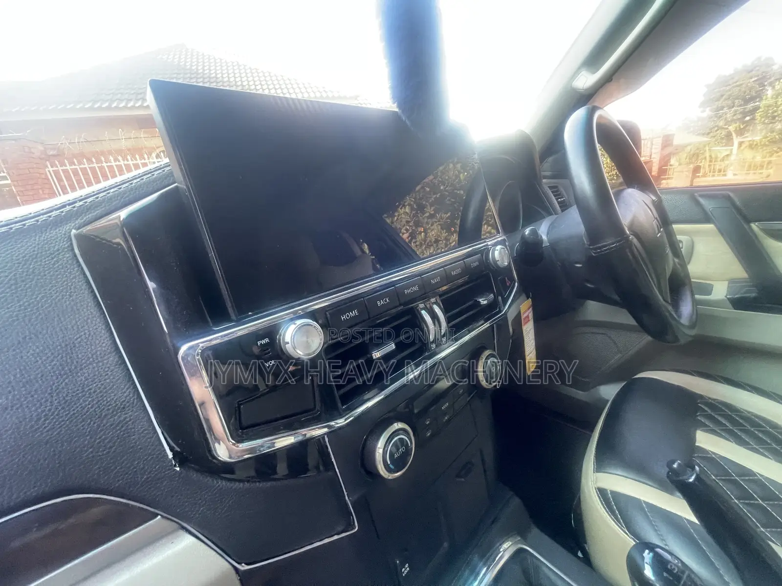 Mitsubishi Pajero 2011 Beige