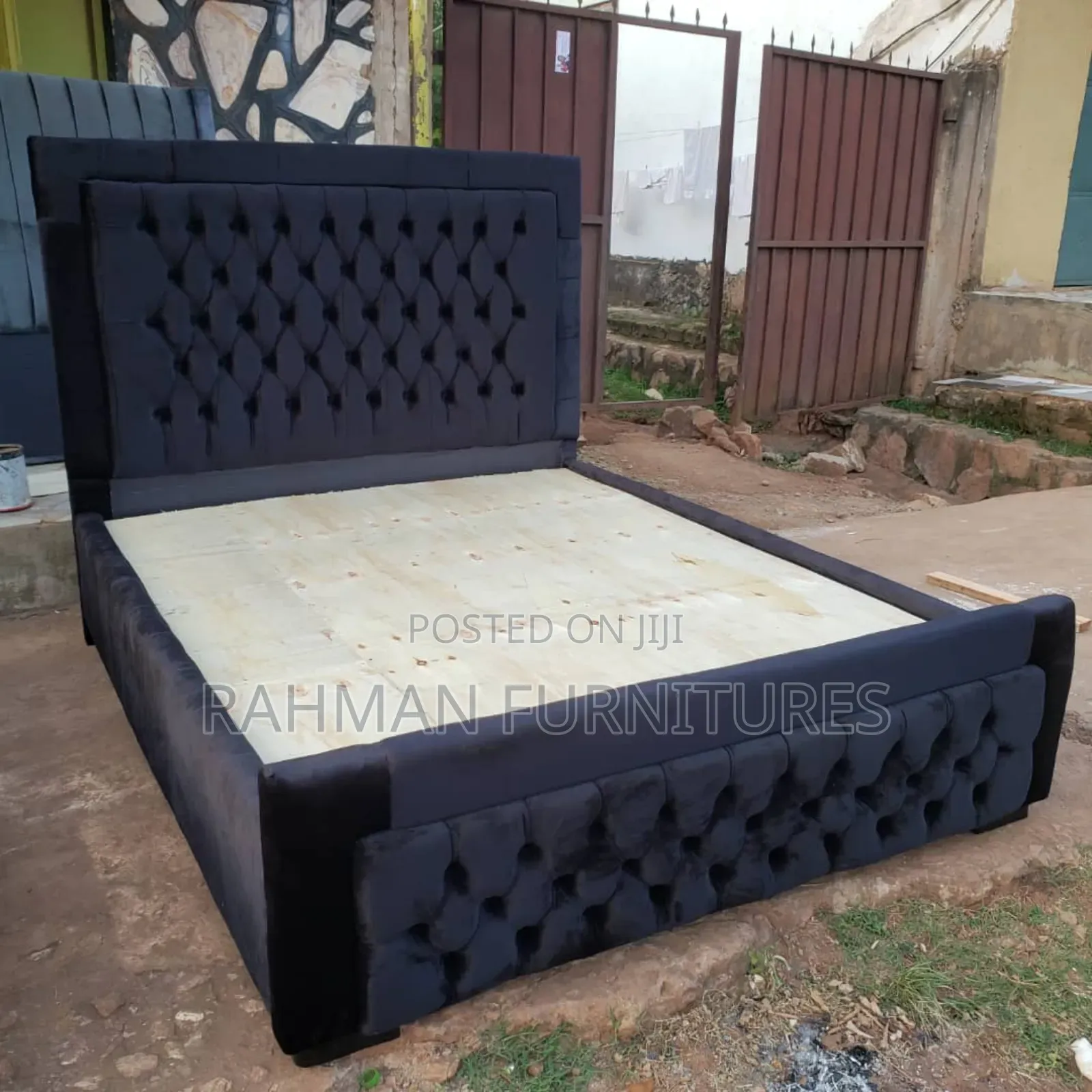 5 by 6 Bed Dark Black
