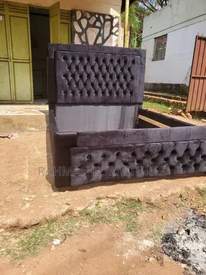 5 by 6 Bed Dark Black