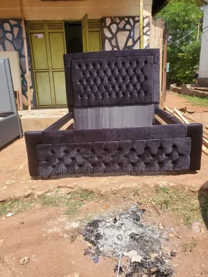 5 by 6 Bed Dark Black